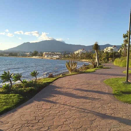 Salinas. Apartment For 4. Terrace/Parking/Pools/Gym/4Mins Beach Estepona Exterior photo