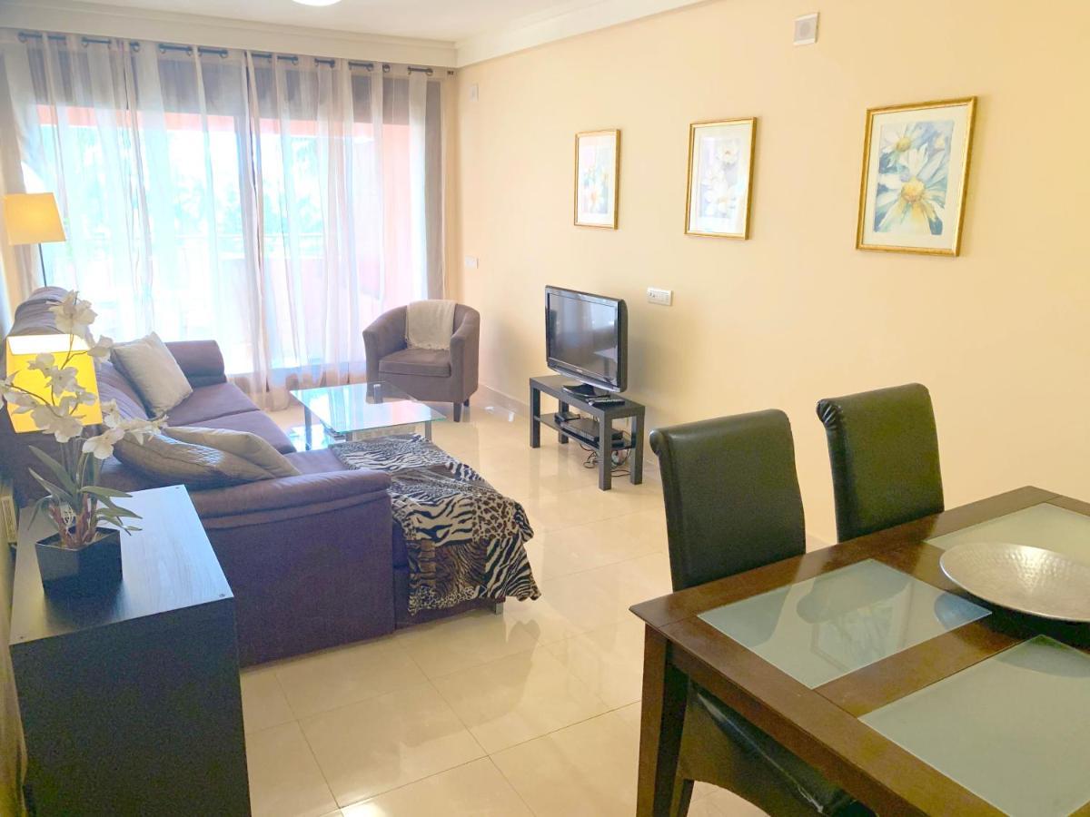 Salinas. Apartment For 4. Terrace/Parking/Pools/Gym/4Mins Beach Estepona Exterior photo