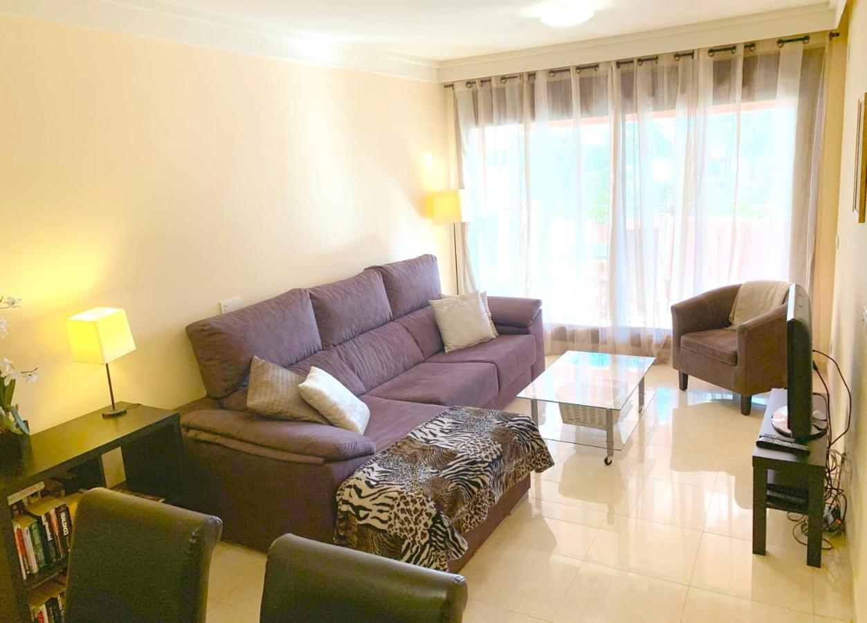 Salinas. Apartment For 4. Terrace/Parking/Pools/Gym/4Mins Beach Estepona Exterior photo