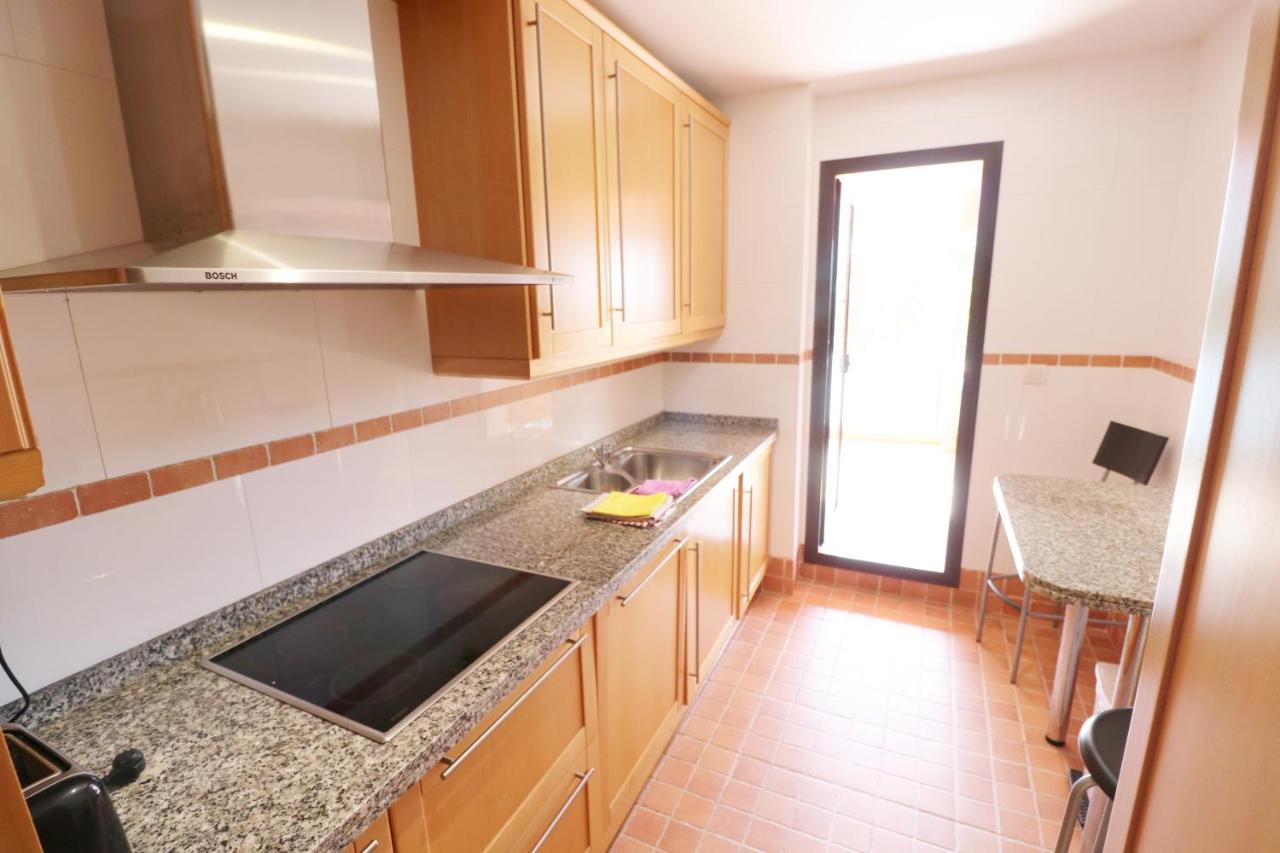 Salinas. Apartment For 4. Terrace/Parking/Pools/Gym/4Mins Beach Estepona Exterior photo